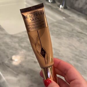 Charlotte Tilbury Beautiful Skin Foundation